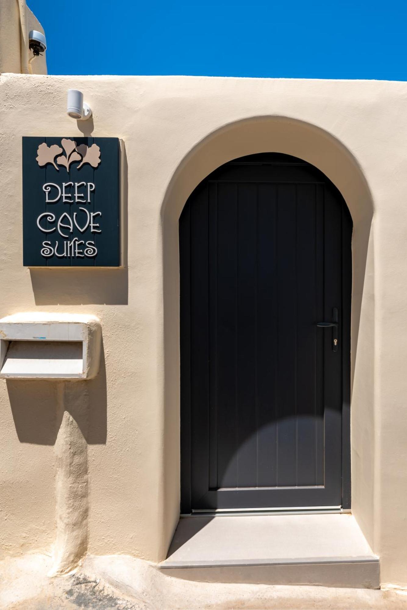 Deep Cave Suites Kontochori Fira  Exterior foto