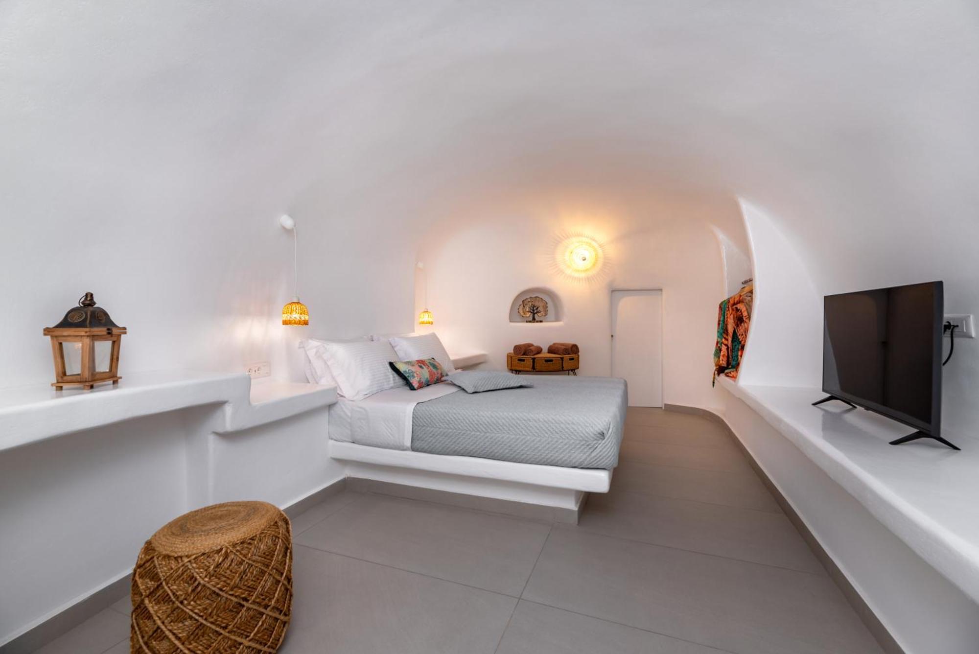 Deep Cave Suites Kontochori Fira  Exterior foto