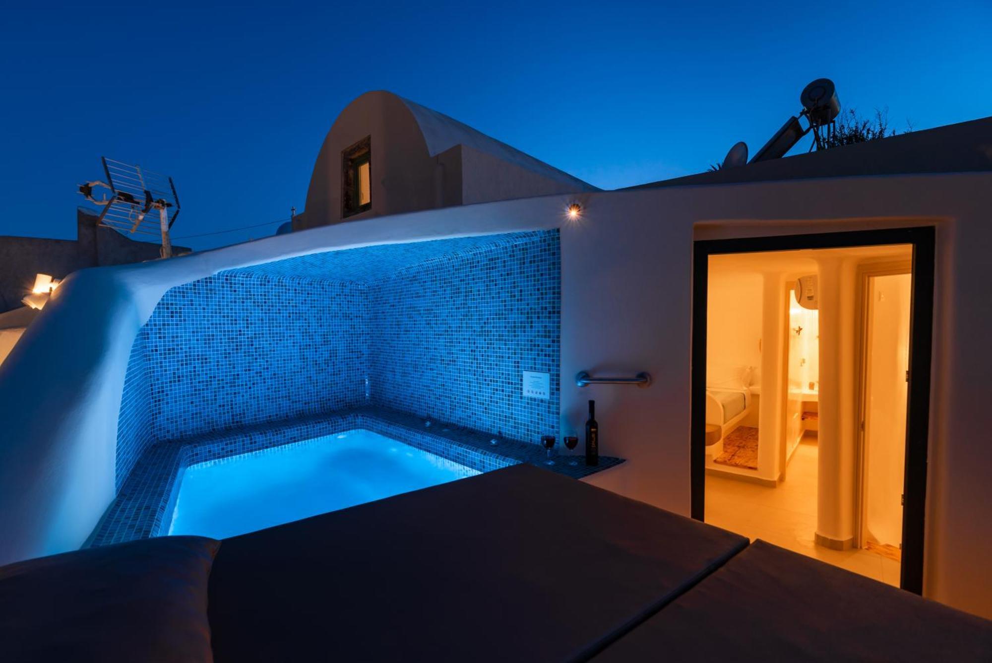 Deep Cave Suites Kontochori Fira  Exterior foto